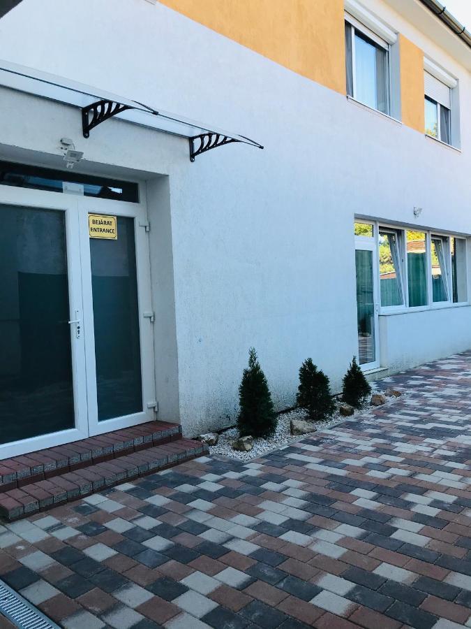 Mira Apartman Дебрецен Екстер'єр фото