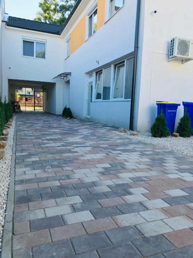 Mira Apartman Дебрецен Екстер'єр фото